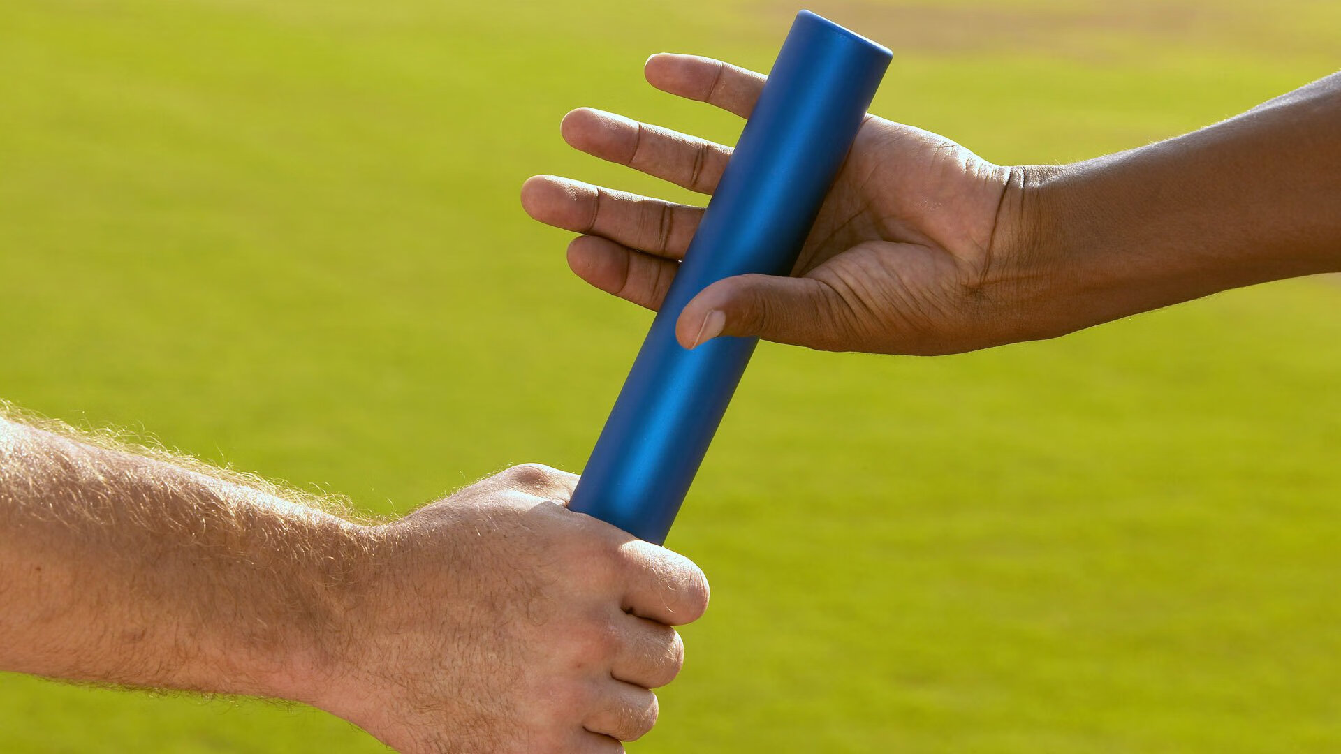 “伊万·戈梅斯的全能表现,帮助美洲狮队在全球橄榄球舞台崭露头角”